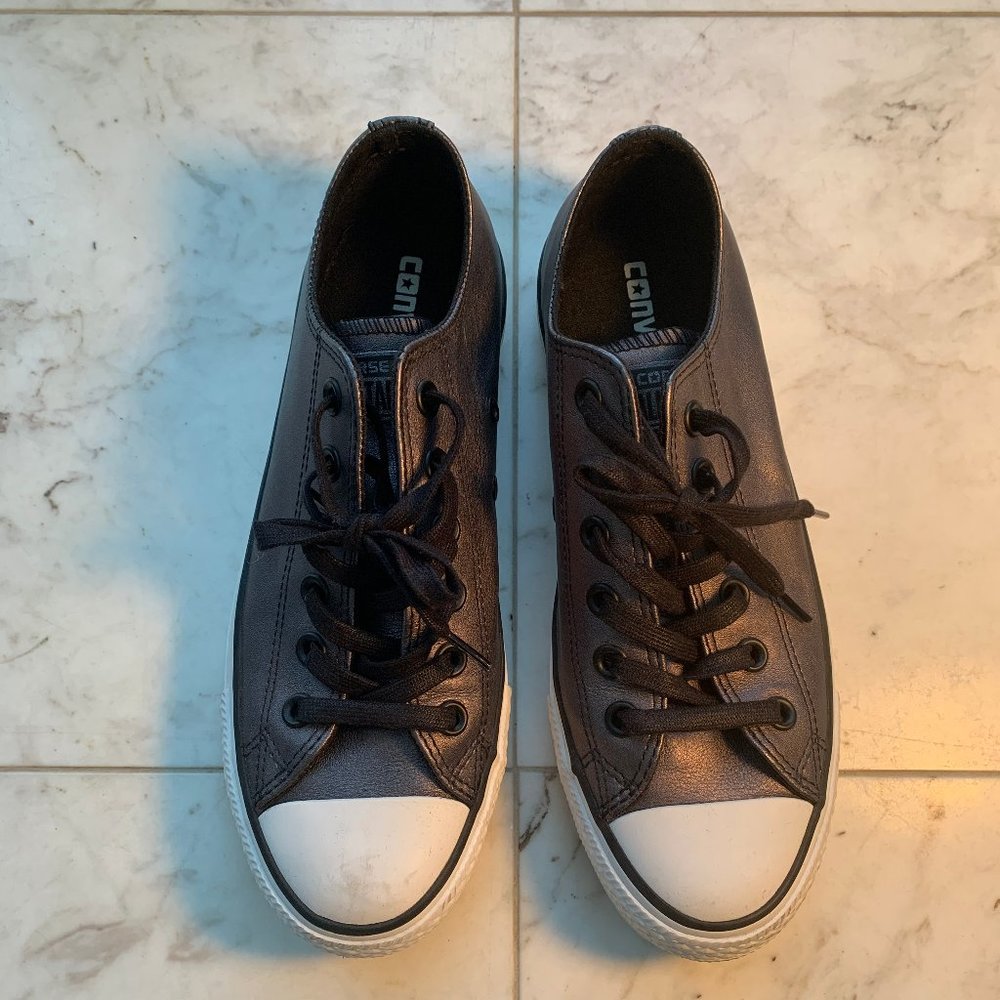 Metallic Purple Low-Top Converse All-Star Sneaker